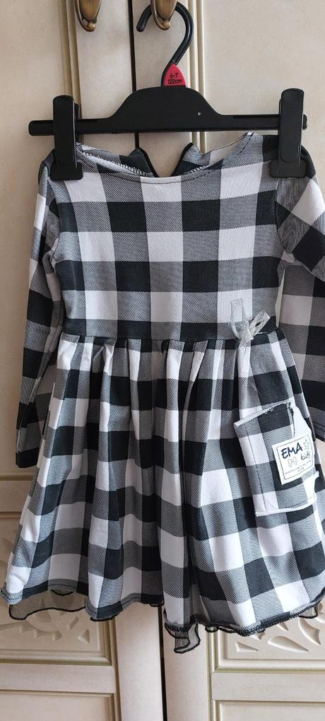 Karované šatičky, 104