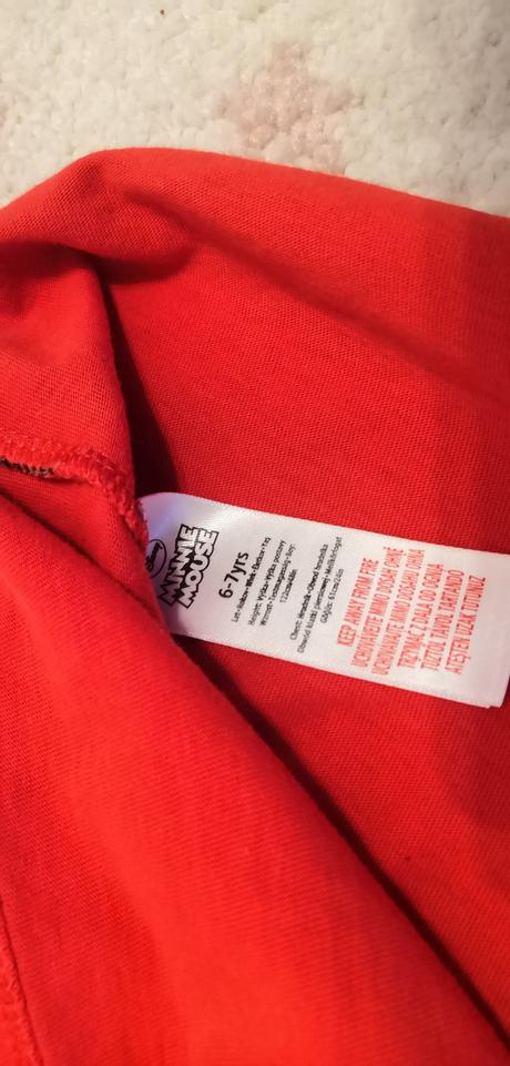 Červené mickey tričko, disney,128