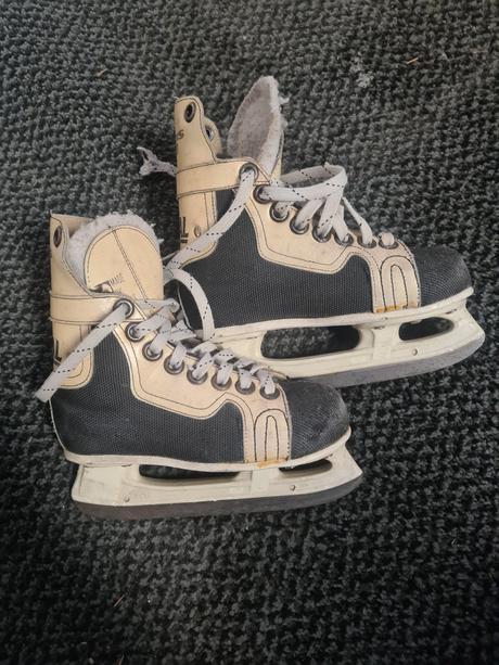 Hokejové korčule, botas,30