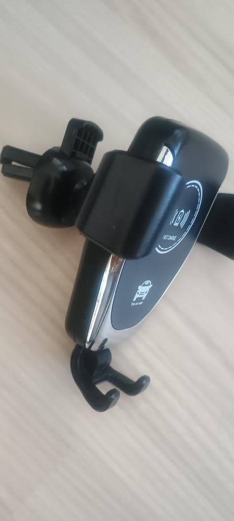 Univerzálny držiak na mobil do auta,