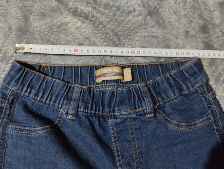 Pohodlne rifle skinny, s