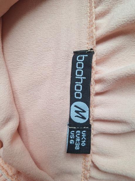 Boohoo šaty v lososvej farbe, 38