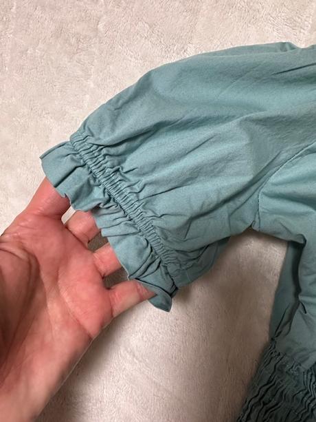 Krátka blúzka s odhalenými plecami, m / s