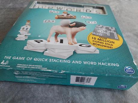 Upwords spoločenská hra,