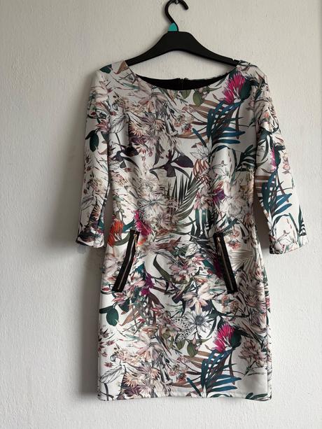 Krasne elasticke saty kvetovane velk s, s
