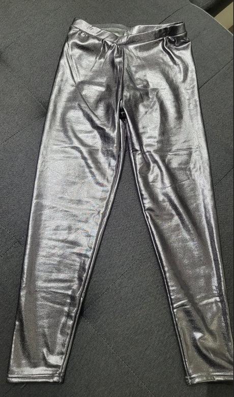 Hrubé metalické legíny, 146