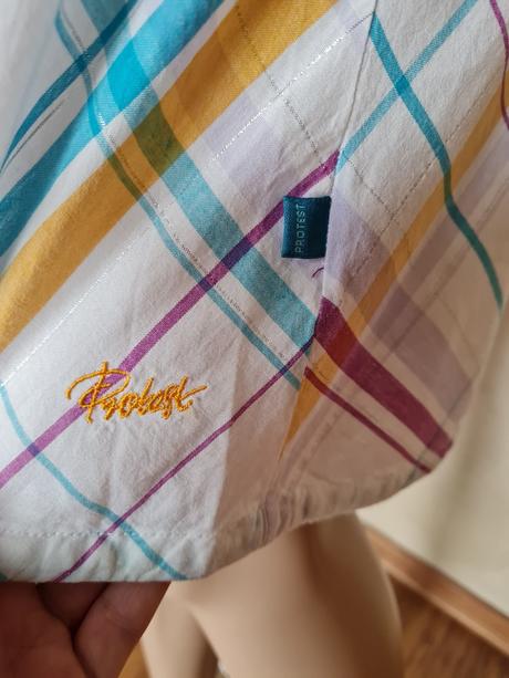 Protest letne satky, adidas,s