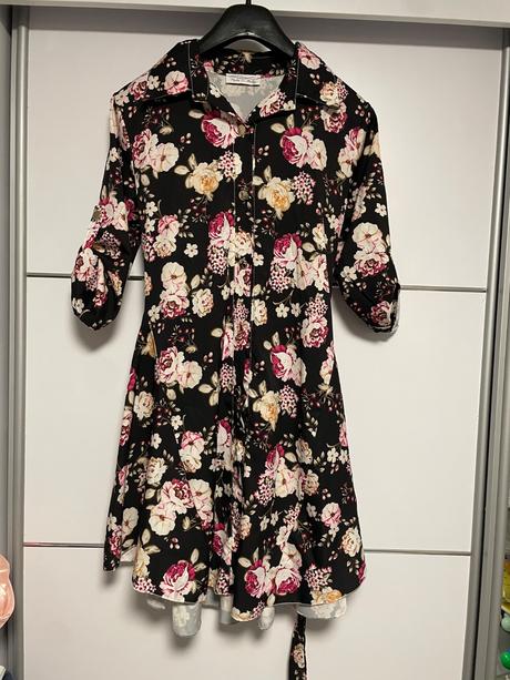 Predám nové šaty s kvetmi, 