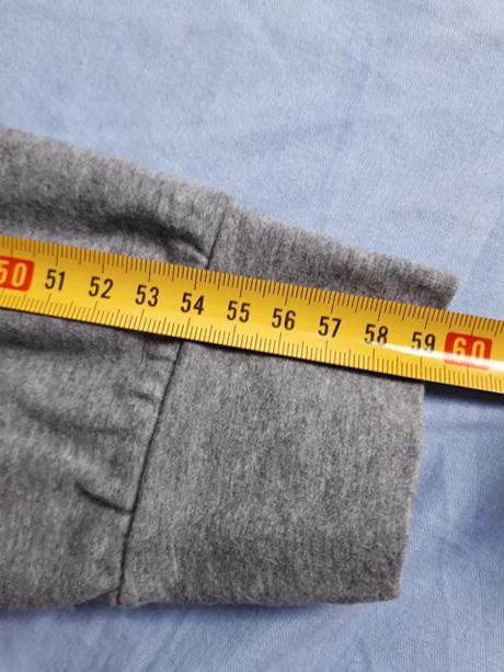 Sive tricko s dievčaťom, 152