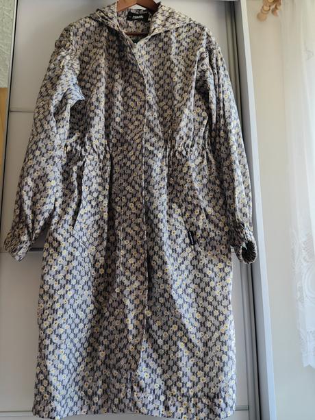 Karl lagerfeld monogram peckova parka,