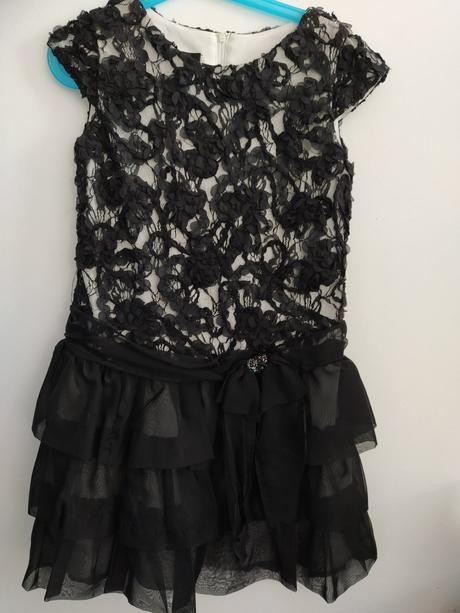 Spoločenské šaty, 122