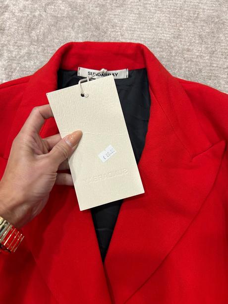 Červené lux. sako, 