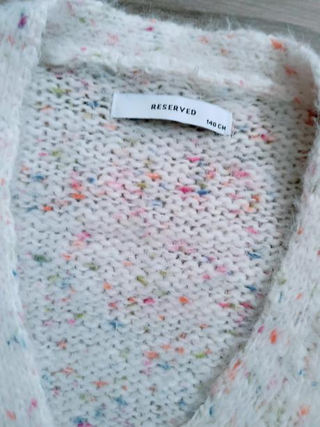 Príjemný svetrik, reserved,140