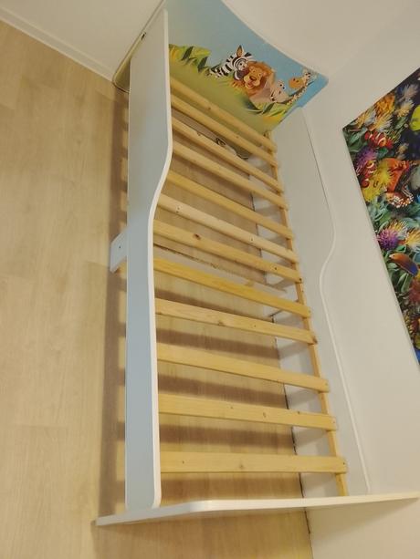 Rastúci stôl a posteľ, 