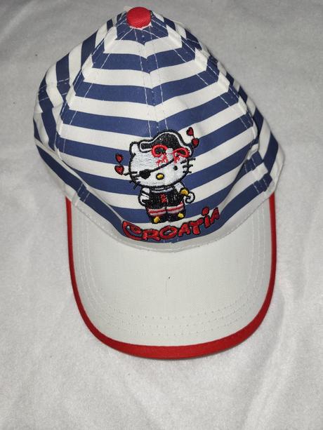 Šiltovka hello kitty 1a pol /2 roky, 