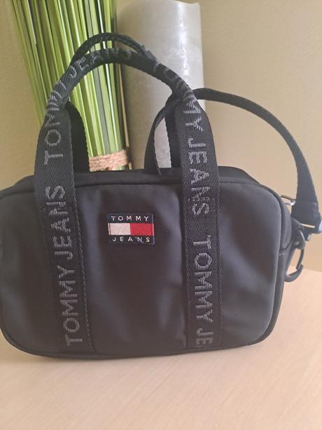 Tommy hilfiger kabelka, tommy hilfiger