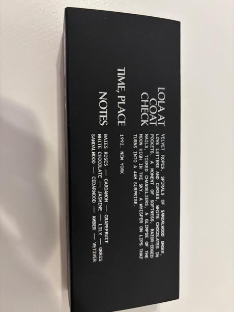 Discothèque lola at coat check, 