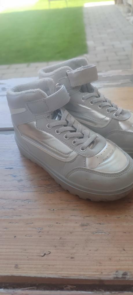 Topánky na jesen-zima, 30