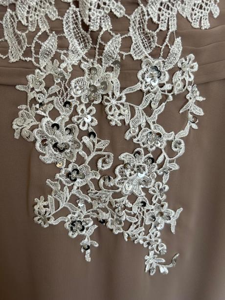 Krásny svadobný šaty, l