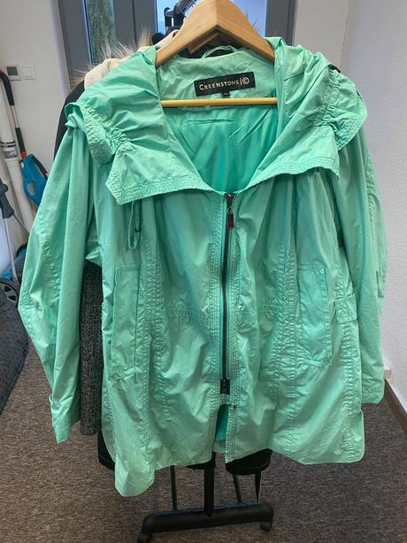 Zelena prechodna vetrovka, 44