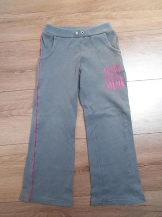 Dievčenské tepláky, 128