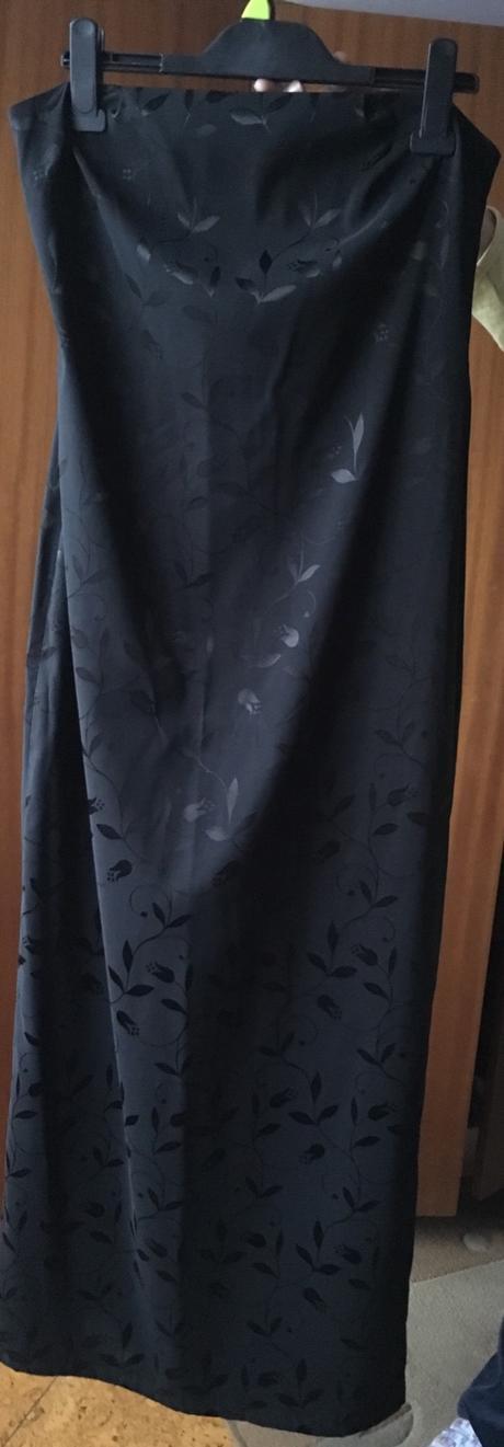 Spoločenské šaty, 40