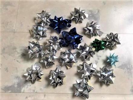 Zbytky ozdôb na darčeky 20 ks, 