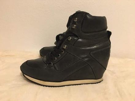 Calvin klein kožené sneakersy, 37