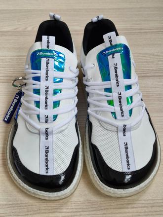 Futura - iridescent white 46 x364, be lenka,46