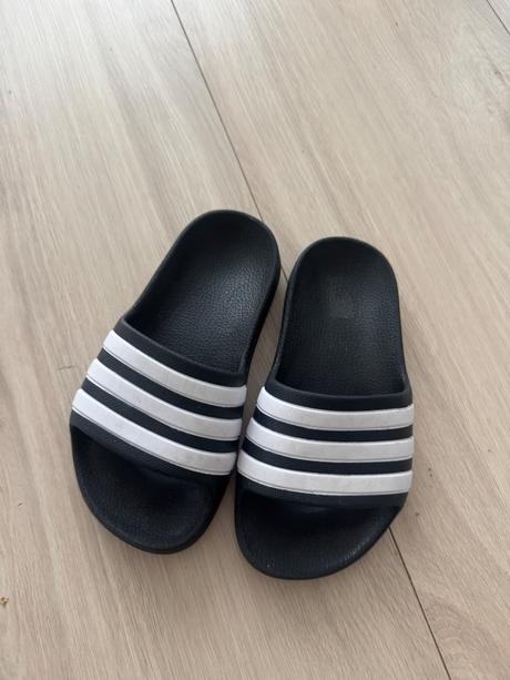 Šlapky adidas, adidas,28