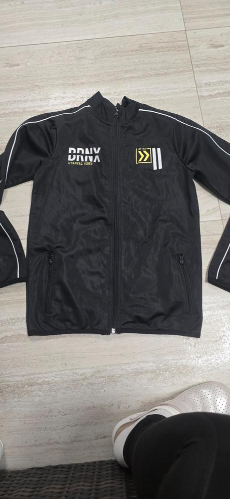 Sportovy sveter, 152