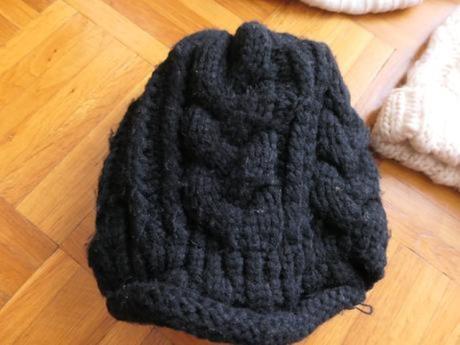 13 ks rozne kvalitne,krasne damske/detske ciapky, desigual,m