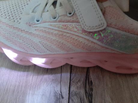 Svetielkukúce tenisky, sprandi,31