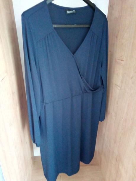 Modré šaty, 44