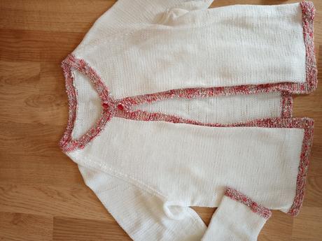 Hrubší slávnostný svetrík, 134