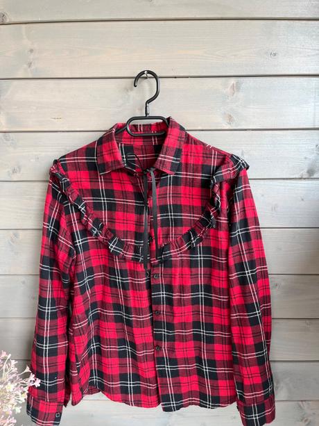 Krasna kosela s mašľou, 36