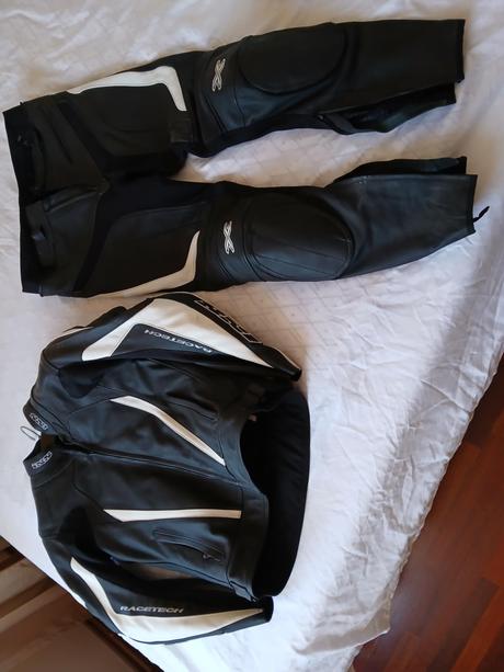 Motorkárske oblečenie, m