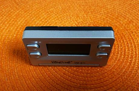 Mini budík s kalendárom, 