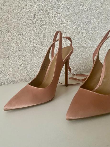 Spoločenské lodičky, 36