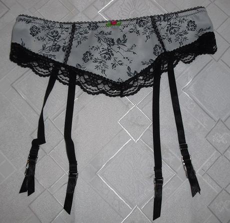 S ruzickou podvazkovy pas, s