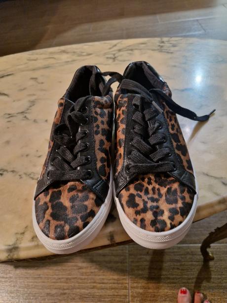 Botasky, graceland,38