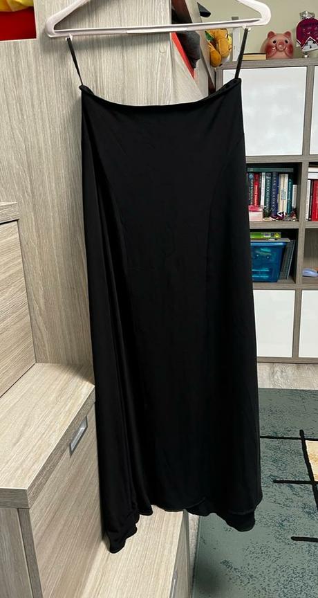 Dlhá čierna sukňa, m