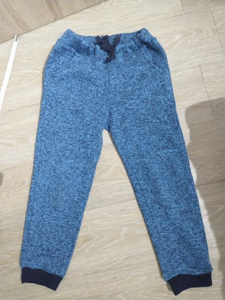 Predám teplaky, 116