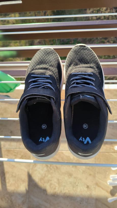 Ľahučké tenisky, 39