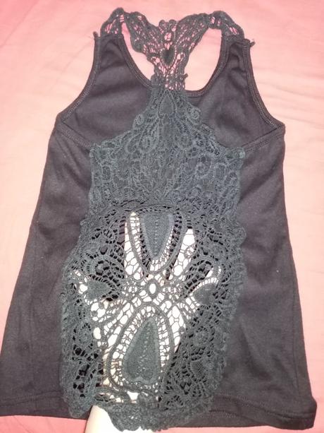 Tričko s čipkou na chrbáte, s