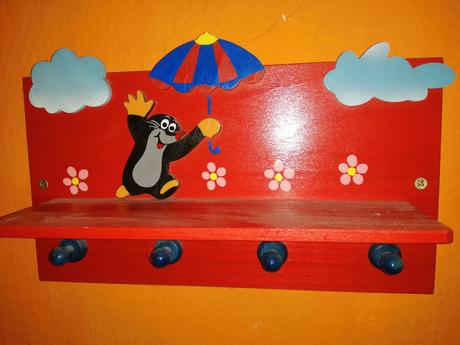 Polica motív krtko a včielka maja, 