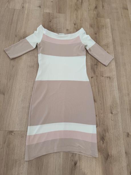 Krasne elasticke saty magenta,prijemny material, s