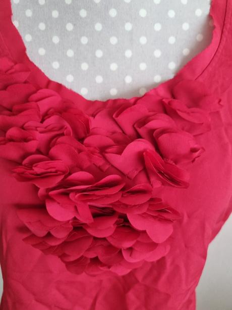 Malinový top s aplikáciou m, m