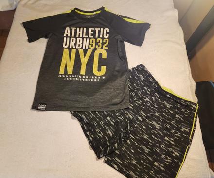 Úbor na telesnú/tréning kraťasy a tričko, 158