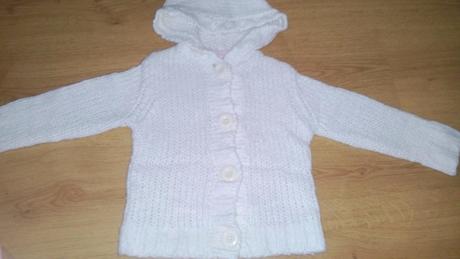 Biely sveter na gombíky s poštovným, cherokee,98